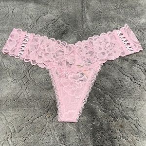 NWT Victoria’s Secret Pink Lace Floral Pattern Thong